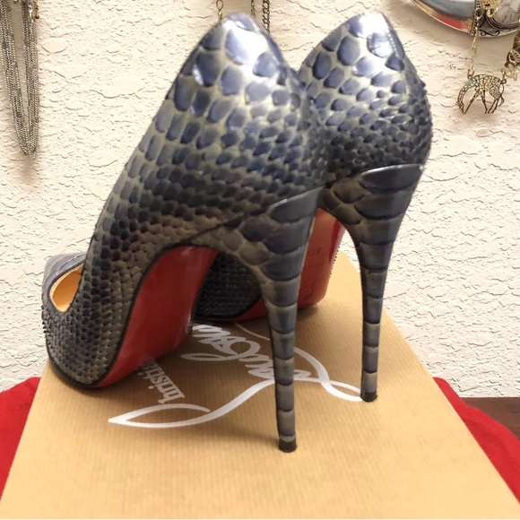 Christian Louboutin Women's Classic French Pumps - Picture 2 of 8
